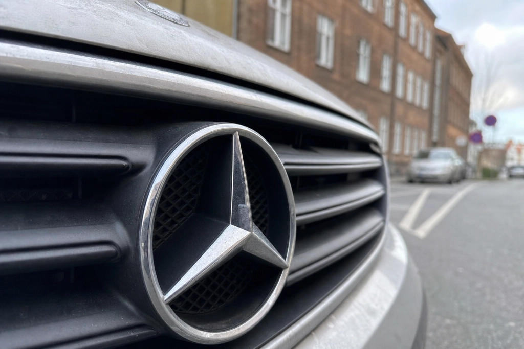 Mercedes vender om og satser på forbrændingsbiler: Kun én ny elbil i kernesegmentet i 2027