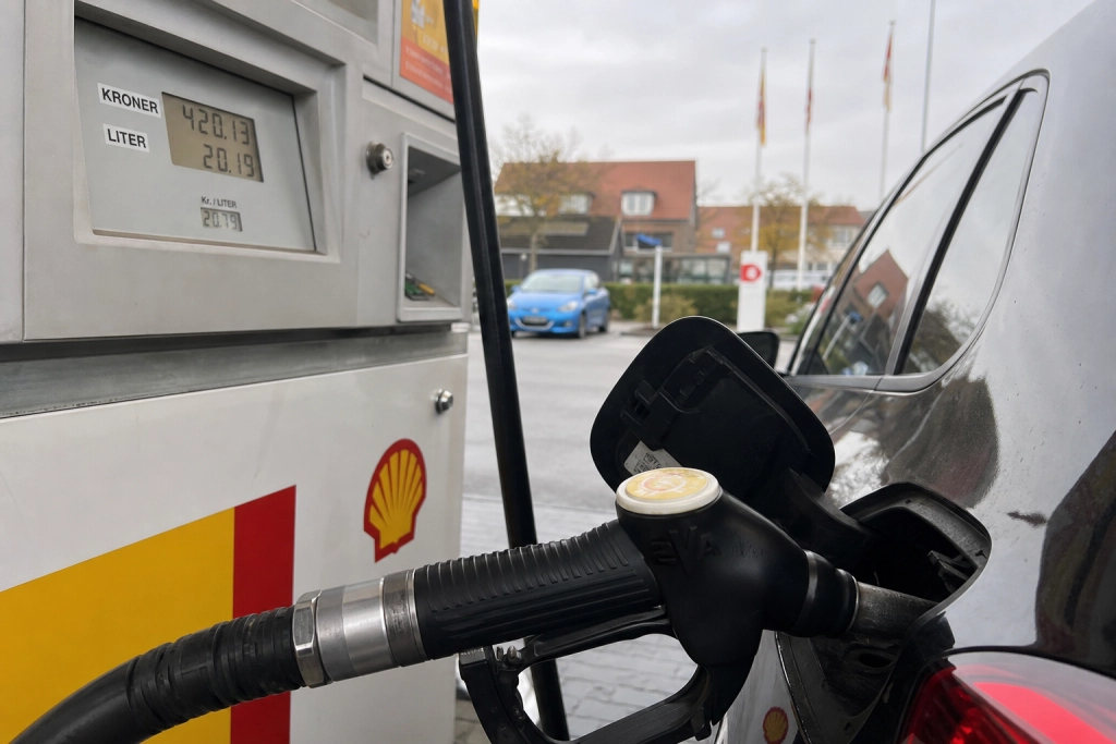 Afgifterne bag benzinpriserne: Derfor er det over 40 procent billigere at tanke i Polen end i Danmark