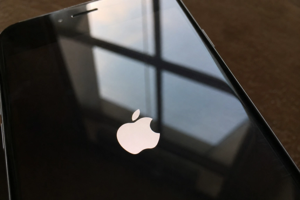 Apple genindtager tronen fra Nvidia: Analytikere ser milepæl på 5.000 milliarder dollars før nytår