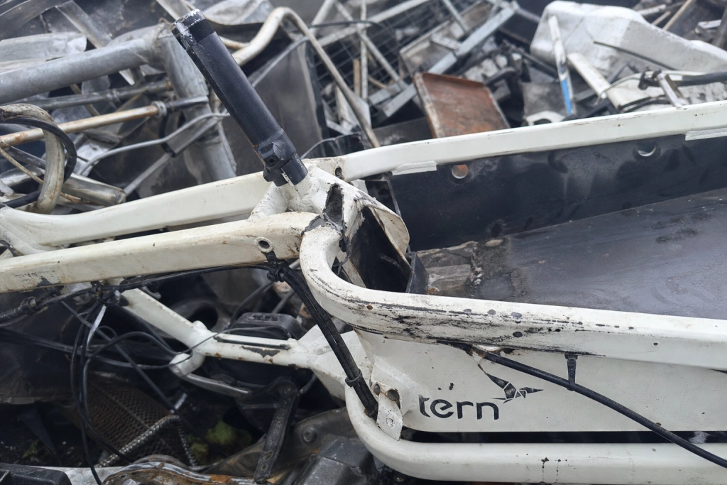Politi knuste lovlig ladcykel til 53.000 kroner: Ejeren fik aldrig bevist sin uskyld