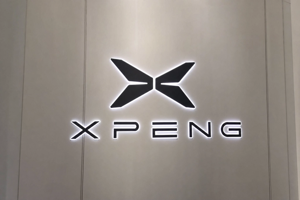 Xpeng L03 sælges nu i Danmark fra 239.995 kroner: Bag prisen ligger en plan om selvkørende biler i 2028