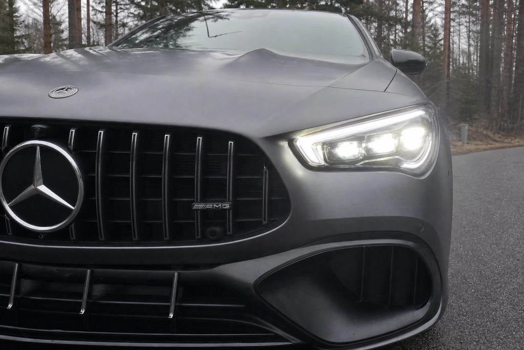 Mercedes-chef om sin falske V8-elbil: 