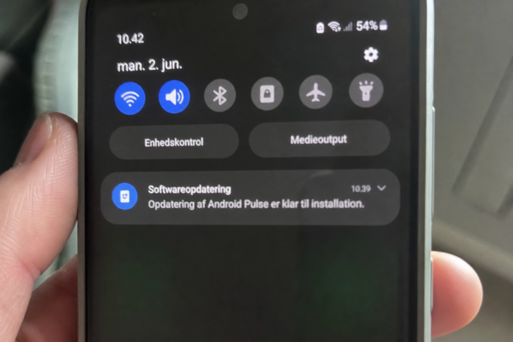 Google lagde en usynlig app ind på din Android: Den overvåger batteriforbrug og apps i baggrunden