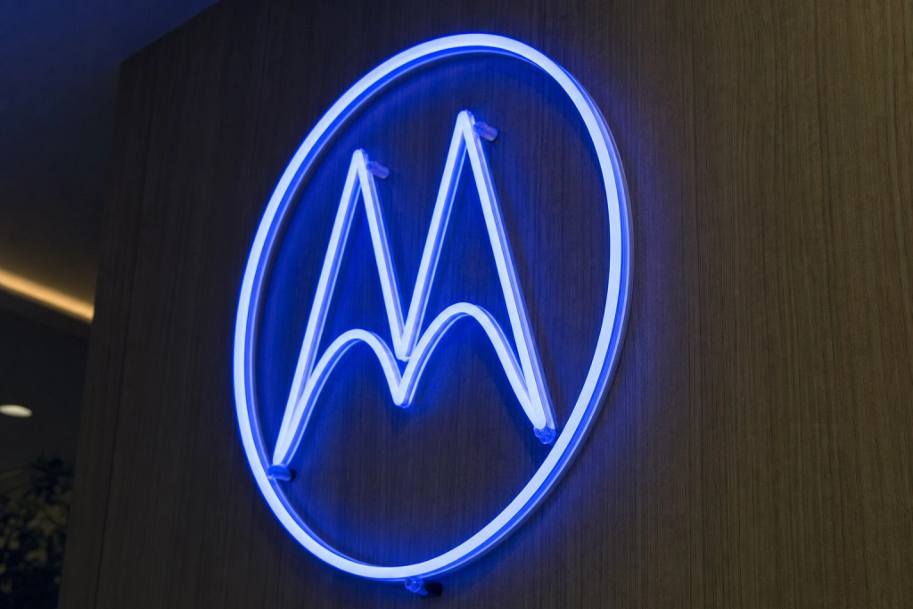 En ny type gadget: Motorola-patent viser uret der foldes ud til en smartphone