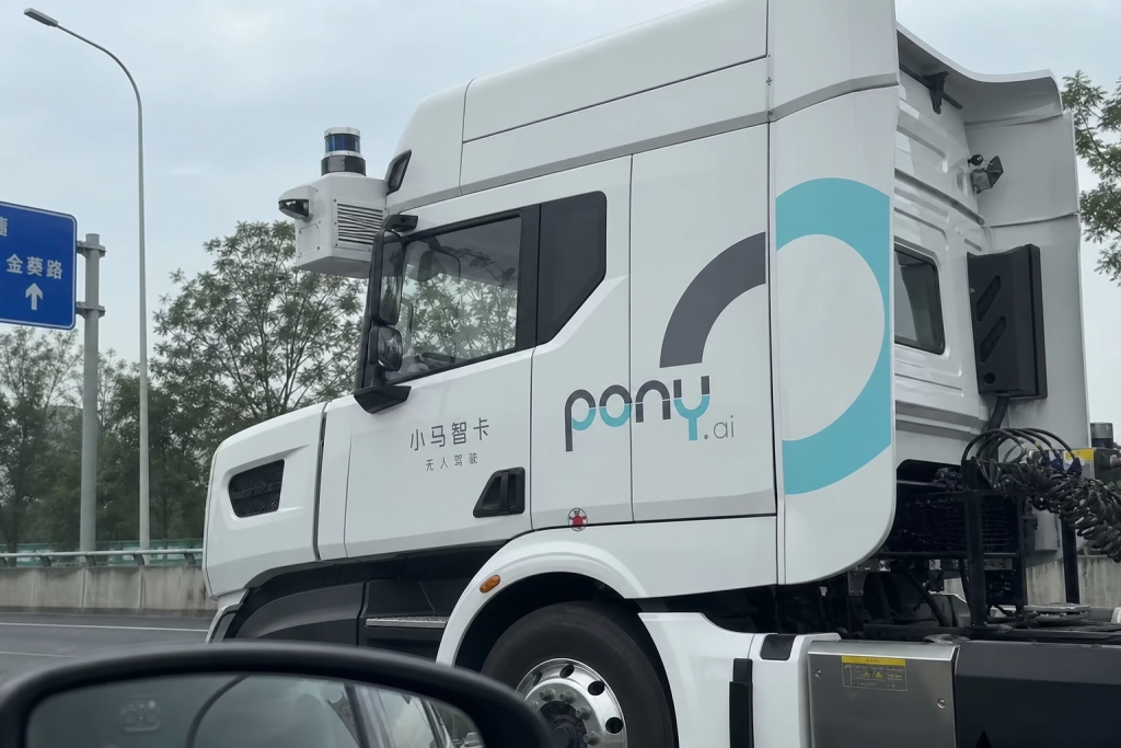 Pony.ai skruer ned for ambitionerne: Fra 10.000 om året til 1.000 robot-lastbiler i alt