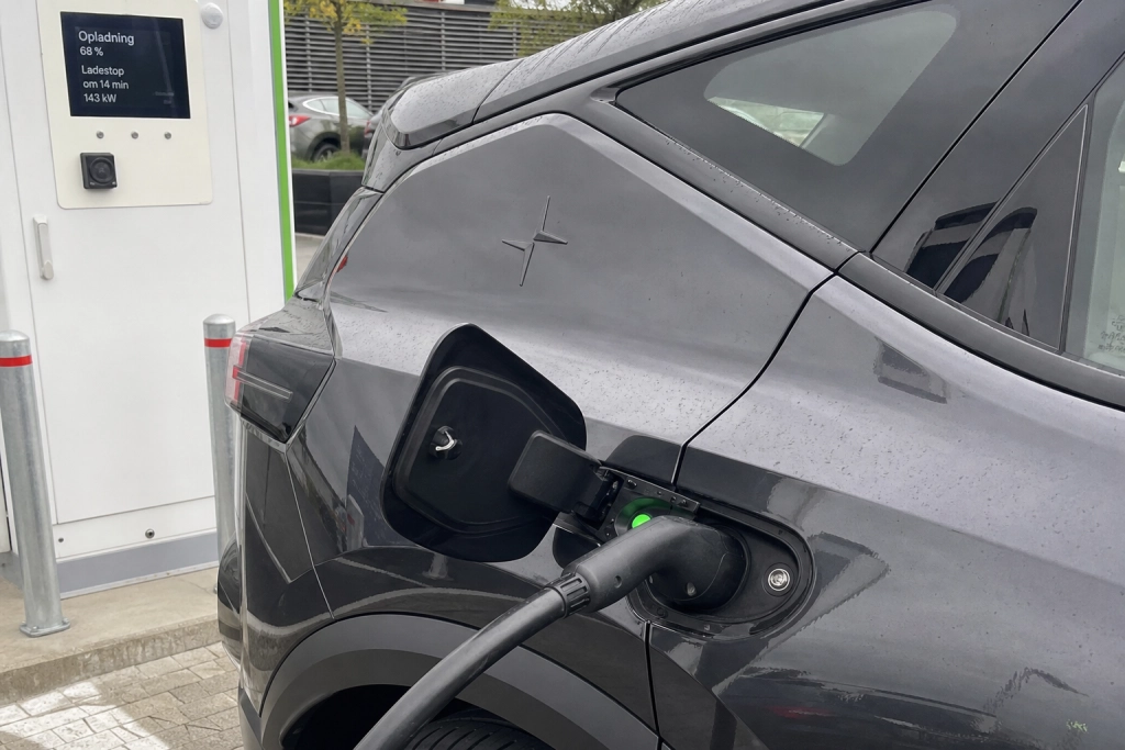 Polestar 3 skifter til 800V: Ladetiden ved lynladeren skæres med 25 procent
