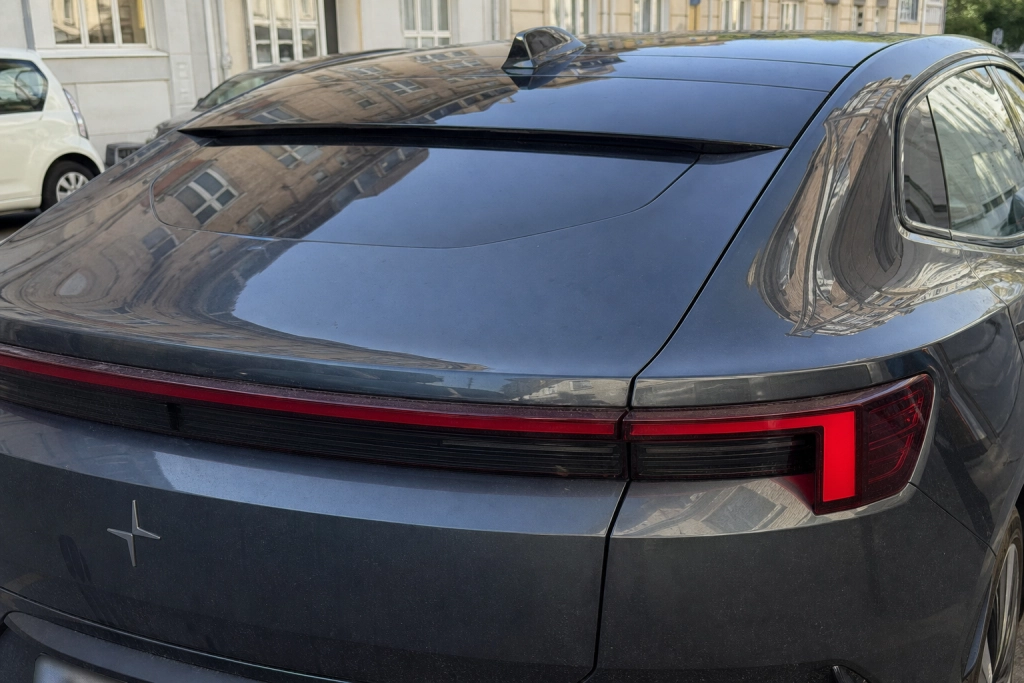Polestar dropper det digitale bakspejl: Polestar 4 SUV får bagrude fra 2. september