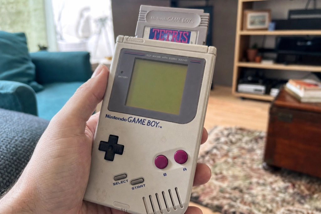 Forseglet Super Mario Bros. solgt for 19,5 millioner: Din gamle Game Boy kan også hente overraskende priser