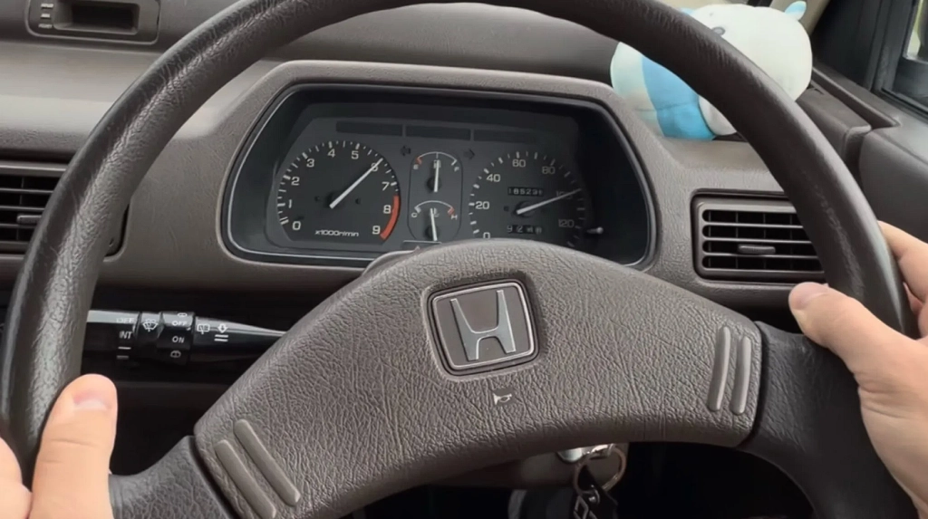 Viral bil-test: Japansk Honda bruger næsten 35 sekunder på at nå 100 km/t