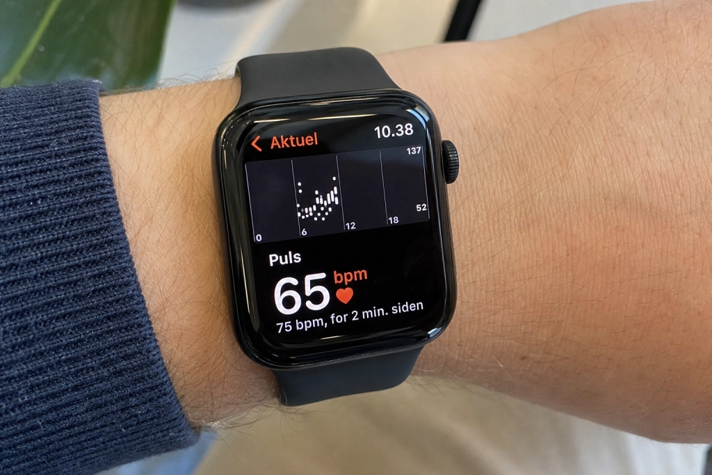 Dit Fitbit ved mere om din krop end din læge: Kun ét smartwatch krypterer dine helbredsdata