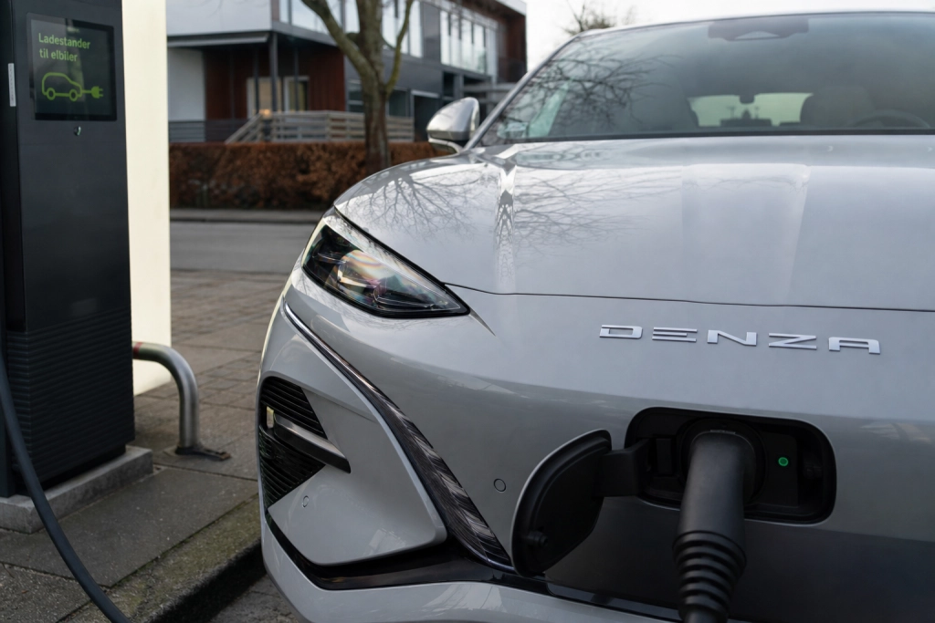 Ny BYD kan lade med 722 kW: Problemet er, at ingen ladere kan levere det