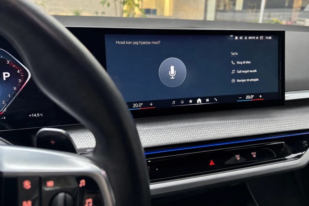 Derfor forsvinder knapperne i din BMW: Unge kunder styrer alt med stemmen