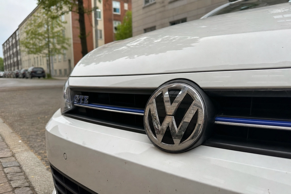 VW svarer på Toyota og Renault: Golf og T-Roc er nu fuld hybrid - her er priserne