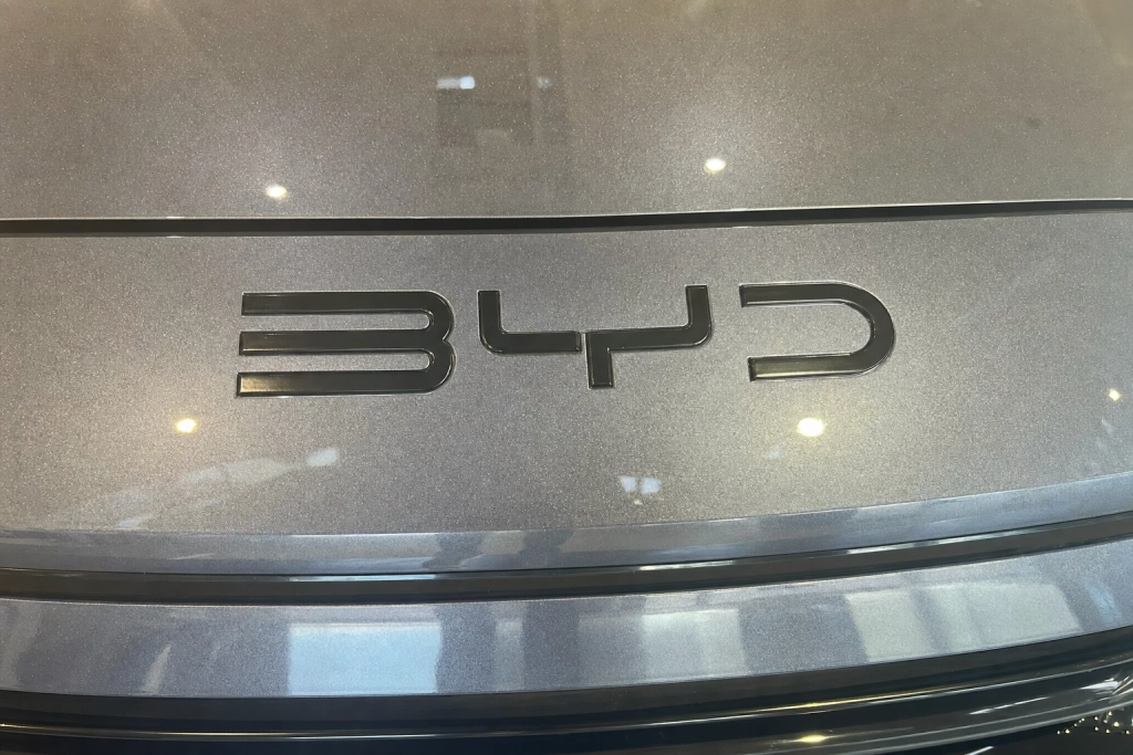 BYD slår alle rekorder: Ny plug-in hybrid kører 2.370 km på en tank og en opladning