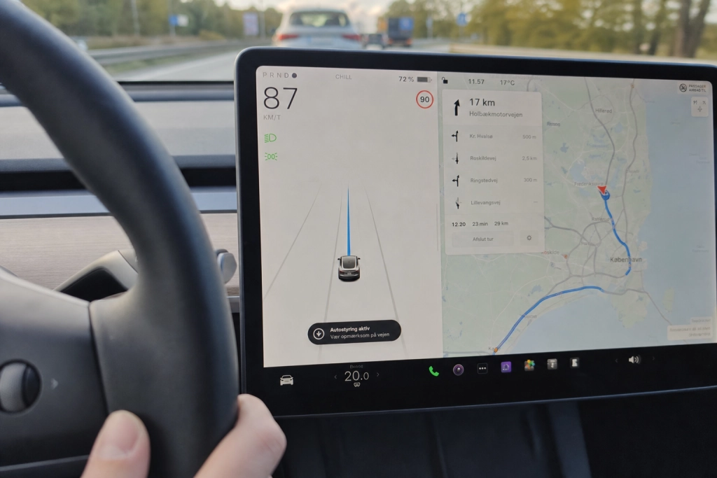 Tesla lægger tallene på bordet: Her er kampen om selvkørsel i EU