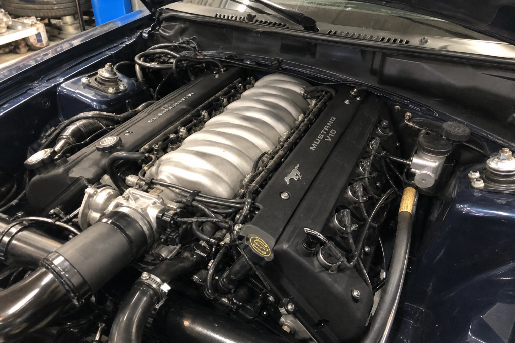 Otte ingeniører byggede en V10-Mustang efter fyraften, nu kører den igen efter årtier i garagen