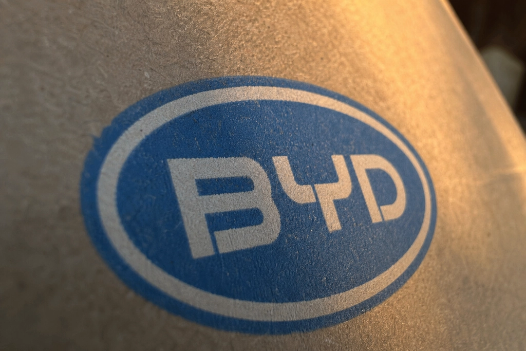 BYD skifter model ud efter fem måneder: Nye Seal 07 lover 718 km på en opladning