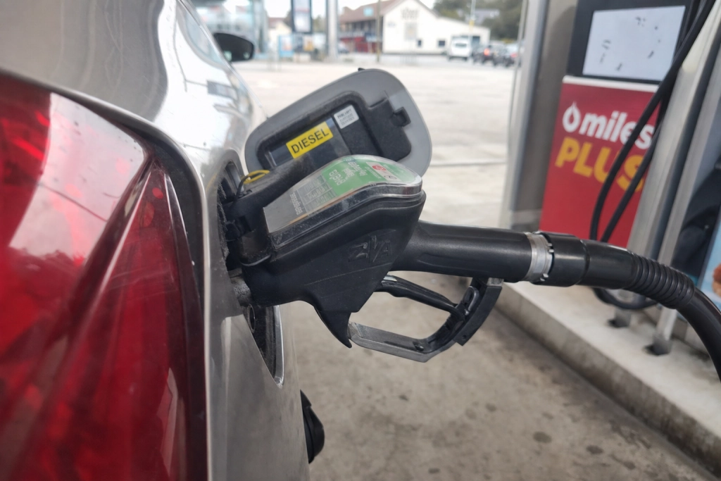Plug-in hybrider udleder seks gange mere end lovet: Kløften voksede igen i 2024