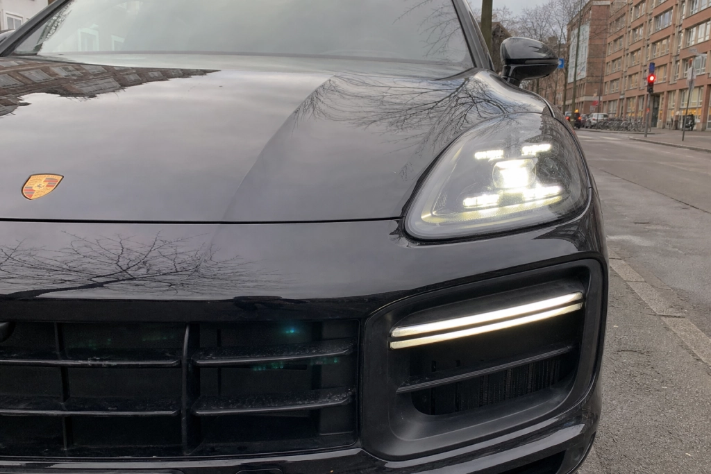 Anmelder om den elektriske Porsche Cayenne: 