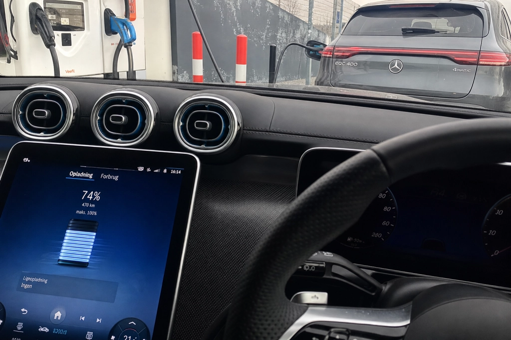 600 km i elbil på én dag: Prisen for at lade chokerede testeren