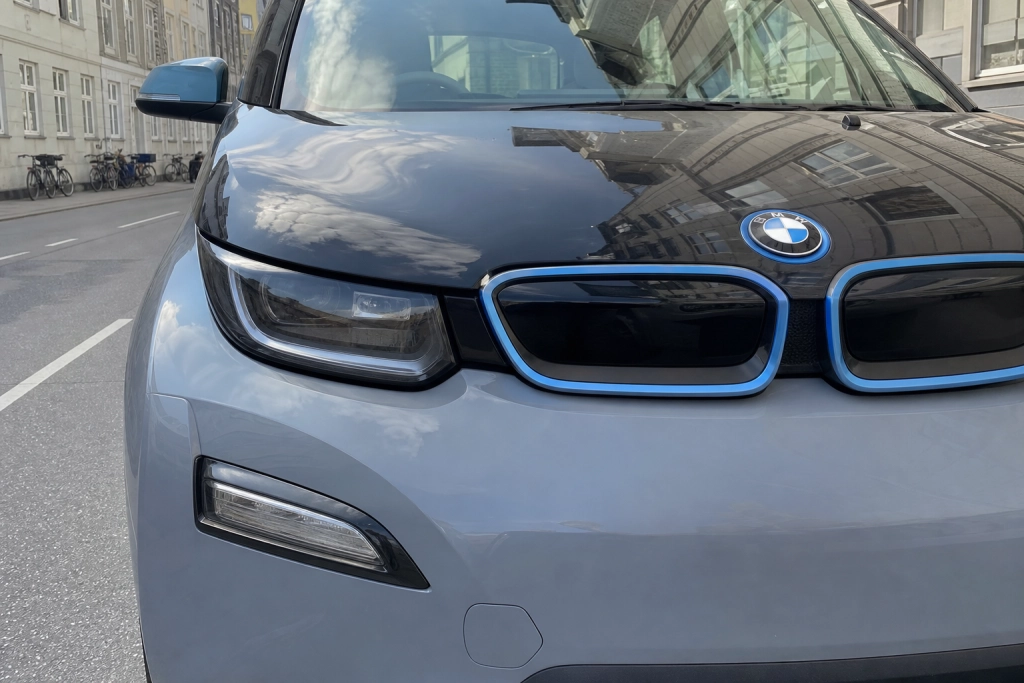 Ny BMW i3 lover 900 km på en opladning: Men prisen chokerer