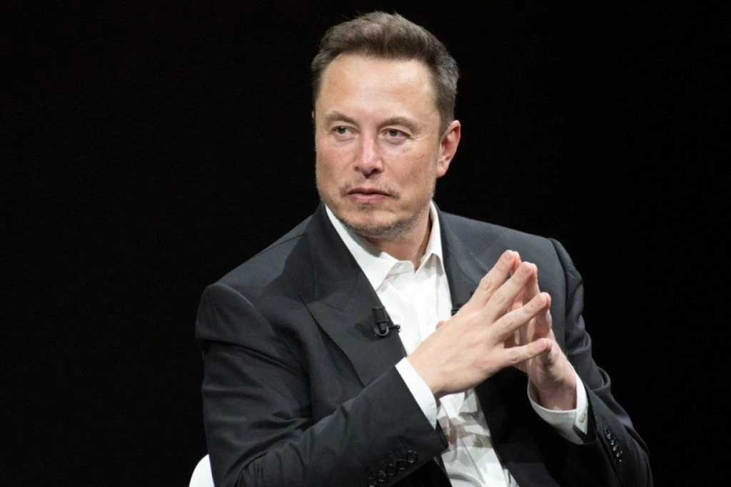 Elon Musk kalder det nytteløst at spare penge op: 