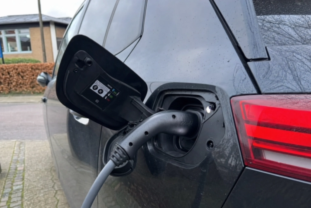 Tysk rapport vil rive nul-emission-stemplet af elbilerne: Sådan kan det ramme din pengepung
