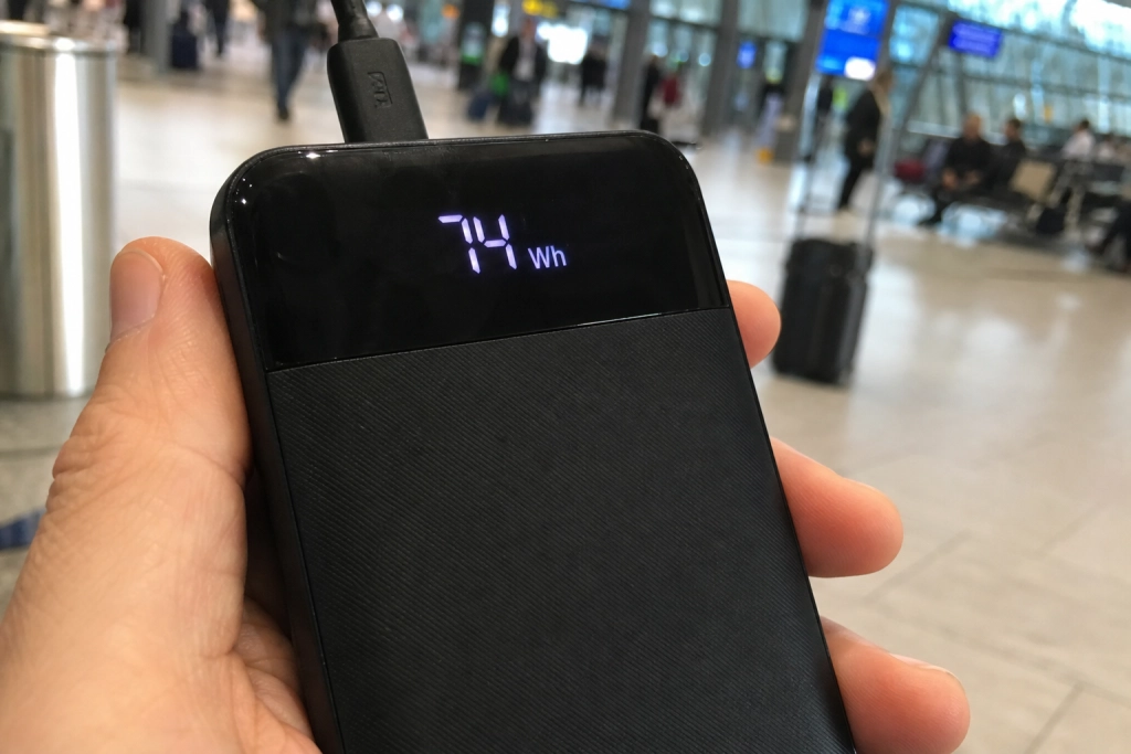 Din powerbank kan blive taget fra dig i lufthavnen: Ét tal afgør om den må med i håndbagagen