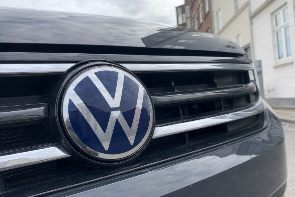 Fejl i styretøjet: VW kalder fire millioner biler tilbage i største aktion siden Dieselgate