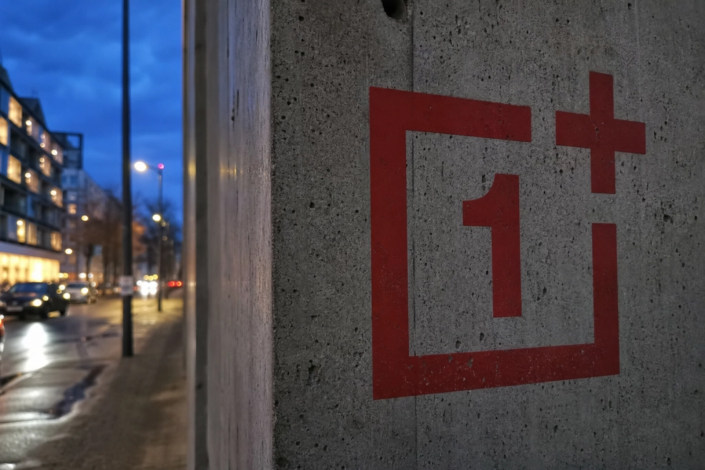 OnePlus 16 får kameraet OnePlus 15 burde have haft: 200MP hovedsensor lækket