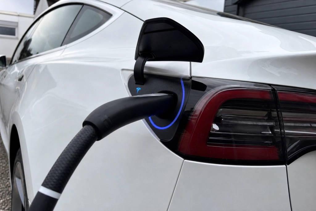 Tesla-ejer kørte 402.000 km: Se hvor meget batteri der er tilbage