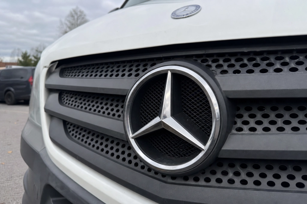 Livsfarlige airbags: Over 200.000 Mercedes-varevogne tilbagekaldes verden over