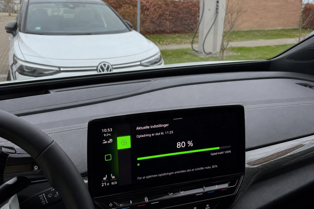 Kører du VW ID.4 eller ID.Buzz: Lad aldrig batteriet helt op, det kan bryde i brand