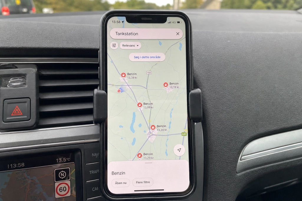 Google Maps og Waze får ny funktion: Nu kan du finde den billigste benzin på ruten
