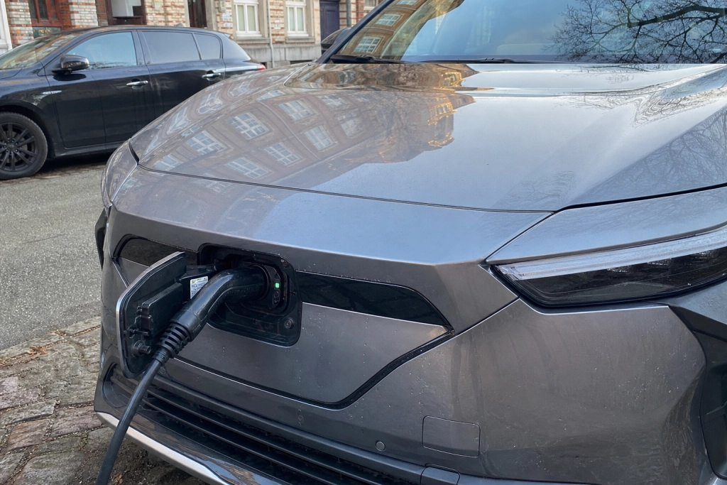 Køber du ny elbil efter 29. november: Producenten skal nu garantere at batteriet holder