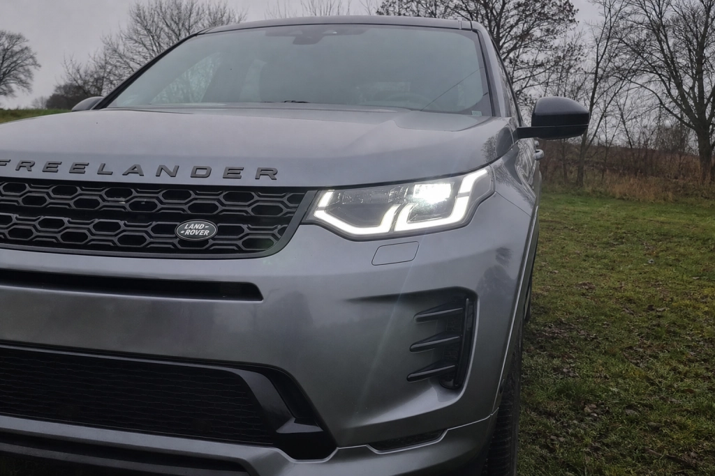 Land Rover genopliver Freelander: Ny kæmpe-SUV med 620 hk kommer til Europa