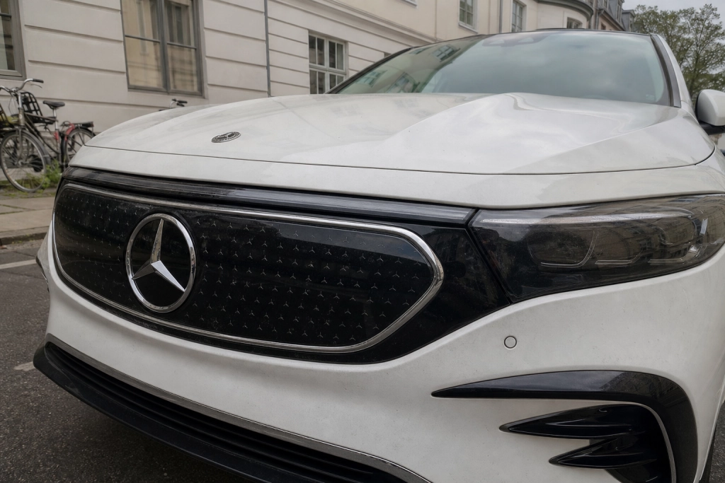 Myndighed advarer om brandfare: Mercedes-ejere må vente til 2028 på reparation