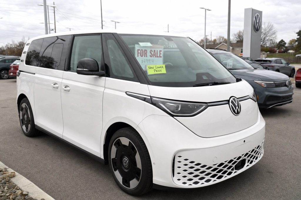 VW bekræfter ny ID. Buzz: Nu bliver den elektriske rugbrødsbil billigere